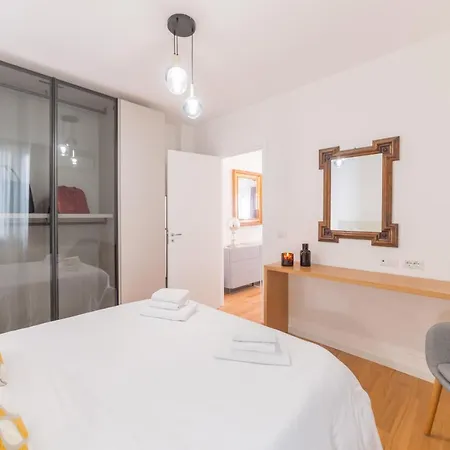 Castalia & Duomo Apartment *